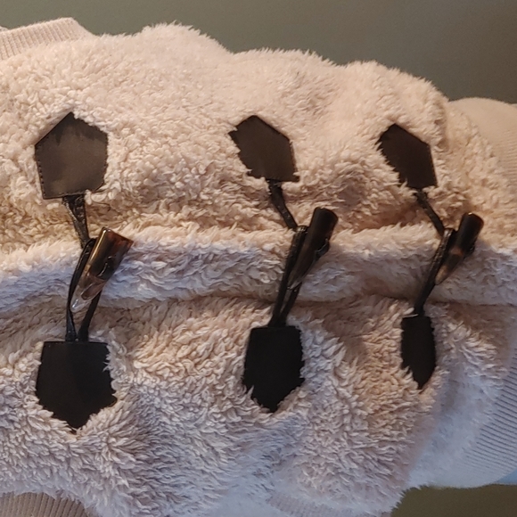 2 for $25 Faux Fur Teddy Bear Sleeveless Vest - Picture 4 of 10